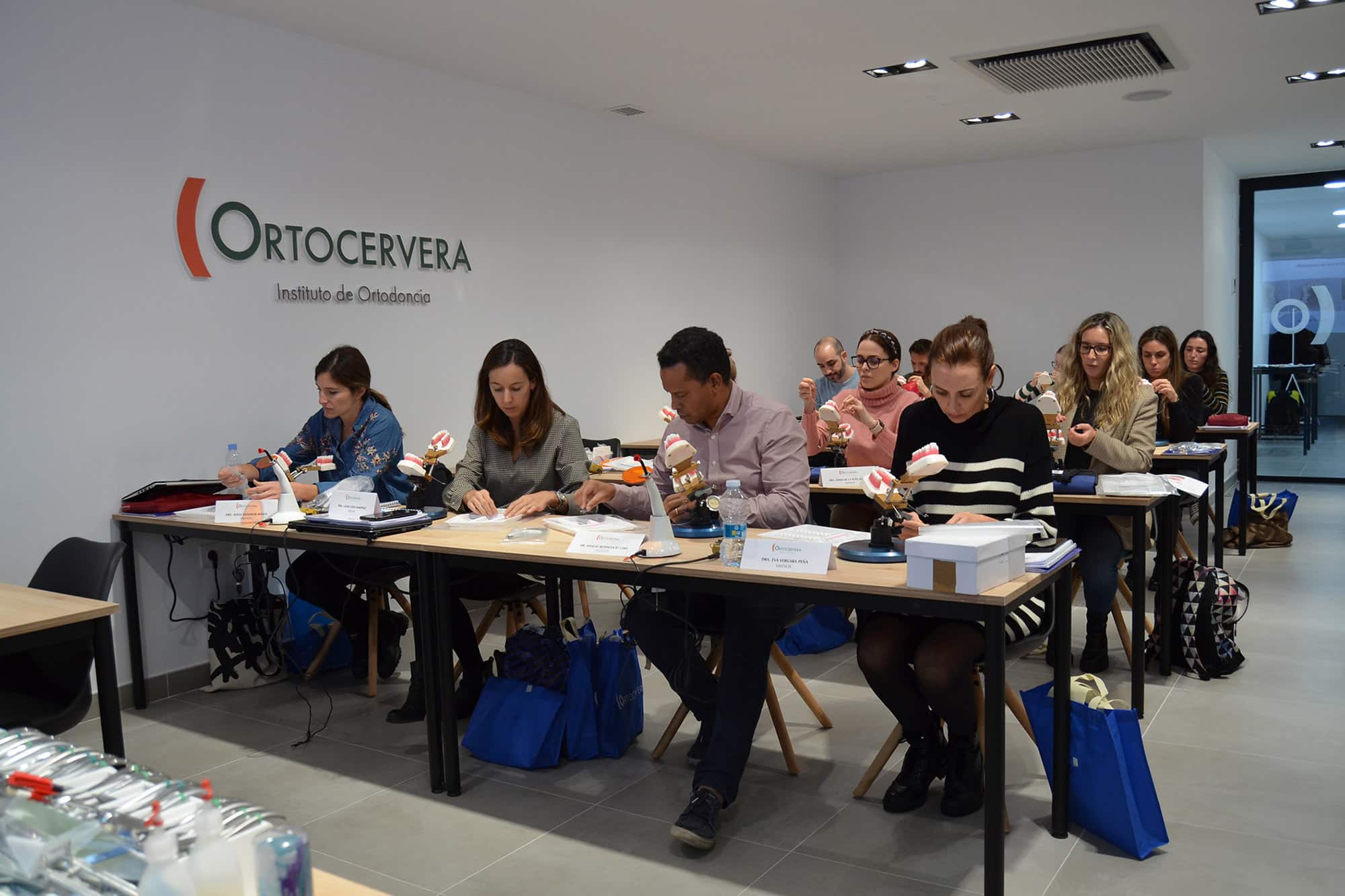 Aula del Postgrado de Ortodoncia en la Clínica Cervera. Madrid Aula del Postgrado de Ortodoncia en la Clínica Cervera. Madrid